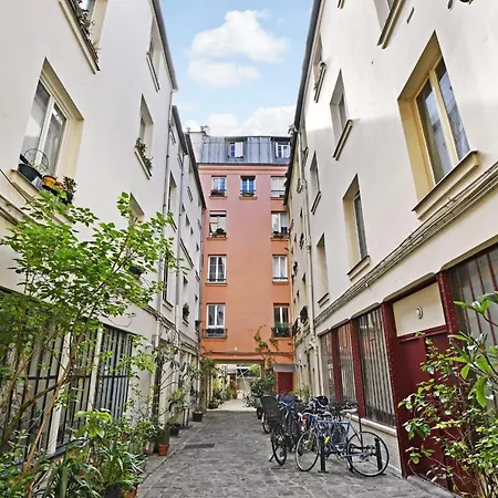 Freshly Renovated In The Heart Of Apartment