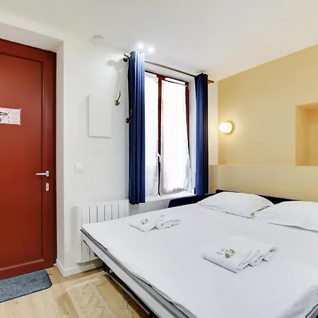 Freshly Renovated In The Heart Of * Paris